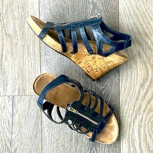 Aerosoles Navy Wedge “Button Plush” Cork Heel Zip-Up Slip-On Sandal-8 1/2